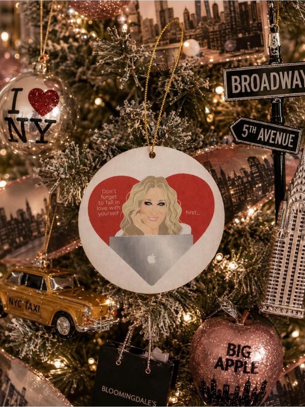 Carrie Bradshaw / sex in the city ornament